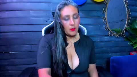 VICK online show from 06/19/26, 03:33