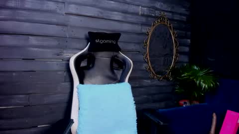 VICK online show from 07/23/26, 02:48