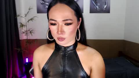 Snapshot of victoria_madness_dominatrix chatting on 04/21/26, 02:51 Victoria online show from 04/21/26, 02:51