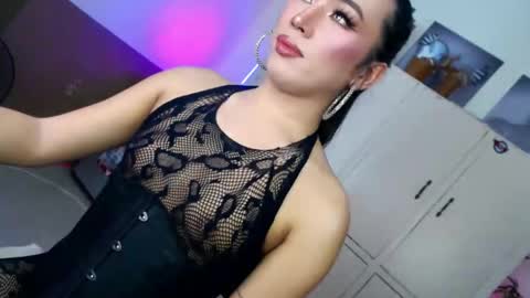 Snapshot of victoria_madness_dominatrix chatting on 05/28/26, 07:00 Victoria online show from 05/28/26, 07:00
