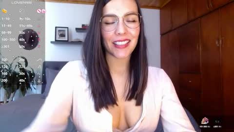 VICTORIA MARTELO online show from 10/10/25, 04:39