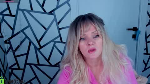 Snapshot of victoria_nelson chatting on 03/20/26, 01:21 Victoria My schedule for the week 2 GMT 3am-9am TuWeThFrSa online show from 03/20/26, 01:21