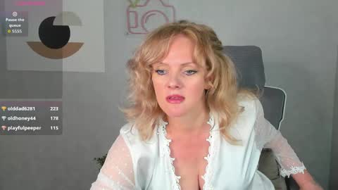 Snapshot of victoria_nelson chatting on 05/22/26, 01:13 Victoria My schedule for the week 2 GMT 3am-9am TuWeThFrSa online show from 05/22/26, 01:13