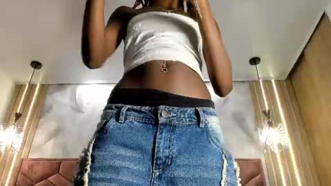Vicky  online show from 06/25/26, 03:17