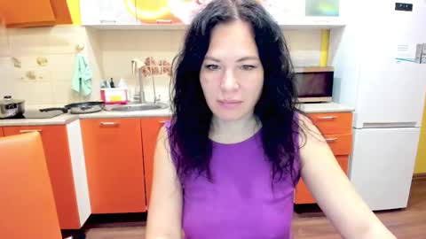 Snapshot of victoria_panther chatting on 12/15/25, 02:16 Victoria online show from 12/15/25, 02:16