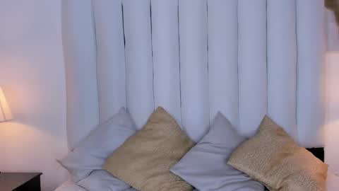 Snapshot of victoria_queen2 chatting on 01/12/26, 01:22 victoria_queen2 online show from 01/12/26, 01:22