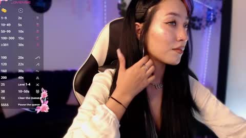 Victoria  online show from 05/26/26, 11:01
