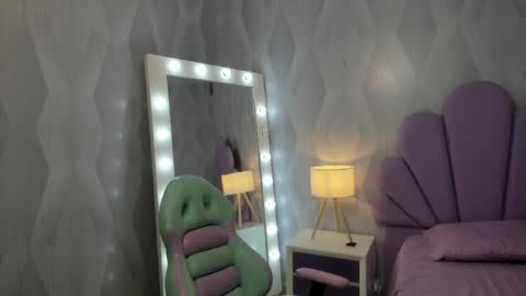 Victoria  online show from 04/01/26, 11:00