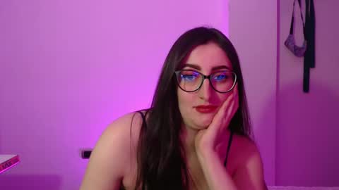 Snapshot of victoria_riider chatting on 11/11/25, 08:53 Victoria online show from 11/11/25, 08:53