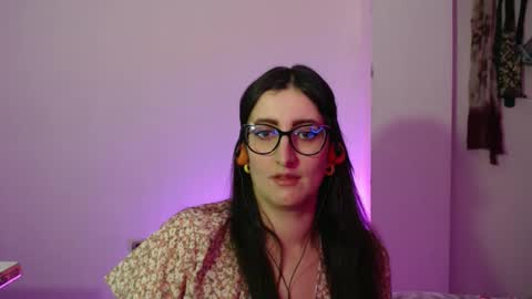 Snapshot of victoria_riider chatting on 11/26/25, 09:38 Victoria online show from 11/26/25, 09:38