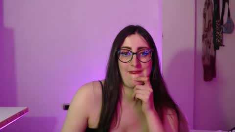 Snapshot of victoria_riider chatting on 12/01/25, 08:58 Victoria online show from 12/01/25, 08:58