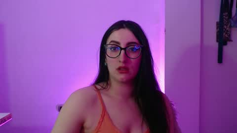 Snapshot of victoria_riider chatting on 12/15/25, 09:08 Victoria online show from 12/15/25, 09:08