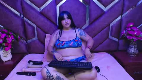 Victoria online show from 01/31/25, 01:12