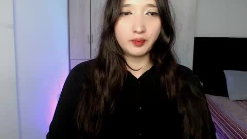 Snapshot of victoria_smile_ chatting on 10/19/25, 09:04 Victoria online show from 10/19/25, 09:04