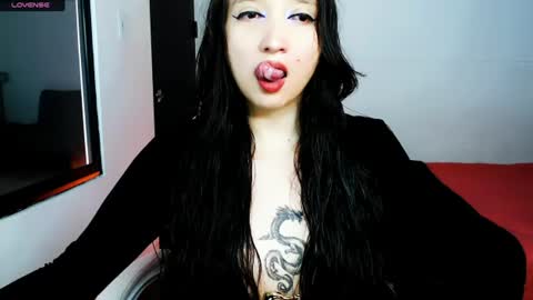 Victoria online show from 07/12/26, 07:05