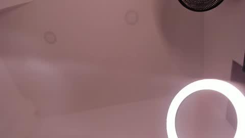 victoria  online show from 03/03/25, 02:37