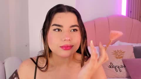 Snapshot of victoria_vallejo chatting on 12/03/25, 11:30 victoria online show from 12/03/25, 11:30