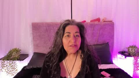 victoriaa_anderson_ online show from 04/28/26, 02:00