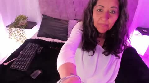 victoriaa_anderson_ online show from 04/29/26, 05:30