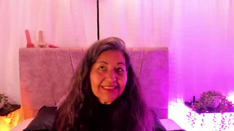 victoriaa_anderson_ online show from 05/26/26, 08:05