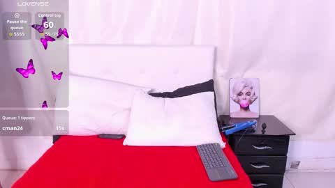 Snapshot of victoriaa_zans chatting on 11/30/25, 06:06 Victoria Zans online show from 11/30/25, 06:06