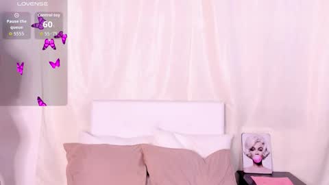 Snapshot of victoriaa_zans chatting on 12/16/25, 09:25 Victoria Zans online show from 12/16/25, 09:25