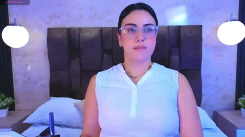 Victoria Andrade online show from 05/27/26, 12:24