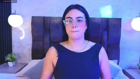 Victoria Andrade online show from 06/30/26, 11:44