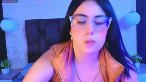 Victoria Andrade online show from 07/06/26, 11:51