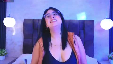 Victoria Andrade online show from 07/10/26, 12:30