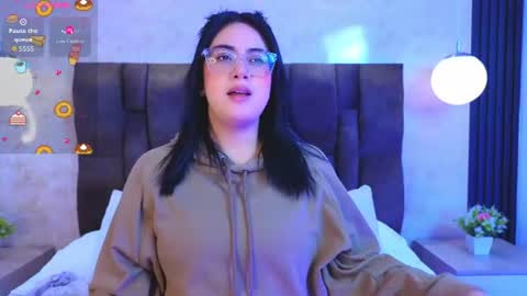 Victoria Andrade online show from 07/12/26, 12:40