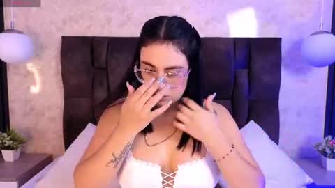 Victoria Andrade online show from 07/18/26, 11:36