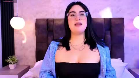Victoria Andrade online show from 07/29/26, 12:25