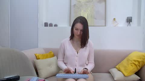 Snapshot of victoriaardern chatting on 01/17/25, 12:31 Victoria online show from 01/17/25, 12:31