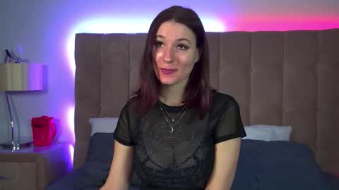 Snapshot of victoriaardern chatting on 09/21/25, 06:15 Victoria online show from 09/21/25, 06:15