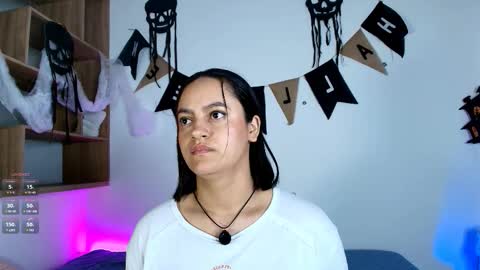 Snapshot of victoriablack_ chatting on 10/15/25, 10:48 Victoria online show from 10/15/25, 10:48