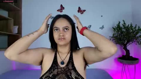 Snapshot of victoriablack_ chatting on 11/02/25, 11:01 Victoria online show from 11/02/25, 11:01