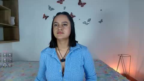 Snapshot of victoriablack_ chatting on 11/19/25, 11:21 Victoria online show from 11/19/25, 11:21