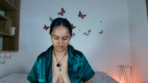 Snapshot of victoriablack_ chatting on 11/27/25, 10:50 Victoria online show from 11/27/25, 10:50