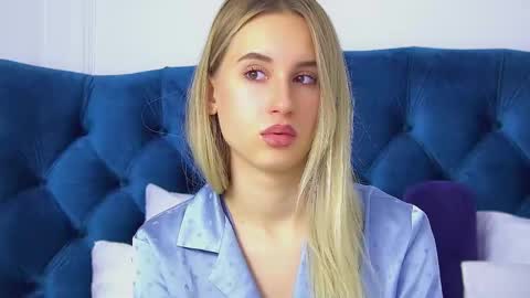 Snapshot of victoriahopson chatting on 10/12/25, 06:45 Victoria online show from 10/12/25, 06:45