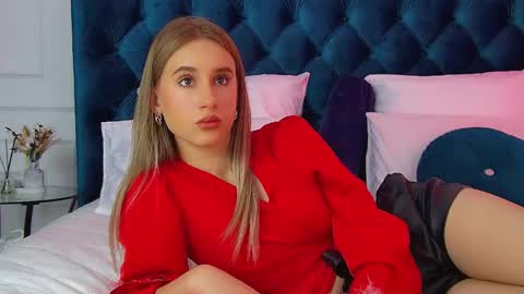 Snapshot of victoriahopson chatting on 11/08/25, 07:19 Victoria online show from 11/08/25, 07:19