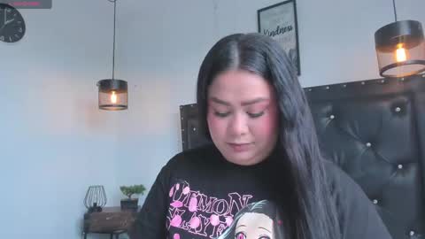 Victoria  online show from 04/25/26, 01:52