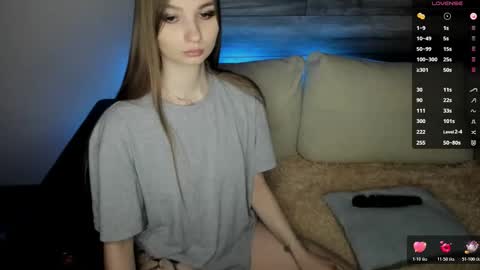 Snapshot of victoriakittty chatting on 11/29/25, 12:13 Victoria online show from 11/29/25, 12:13