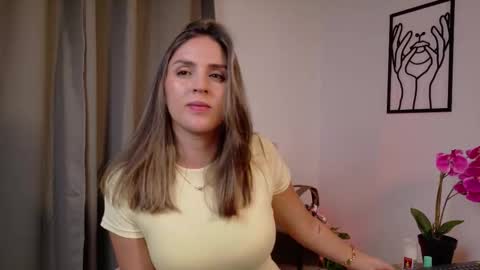 Snapshot of victorianova chatting on 02/12/26, 04:35 VictoriaNova online show from 02/12/26, 04:35