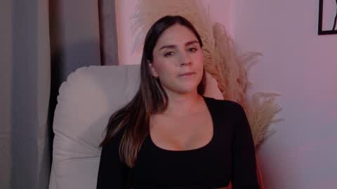 Snapshot of victorianova chatting on 04/17/26, 01:47 VictoriaNova online show from 04/17/26, 01:47
