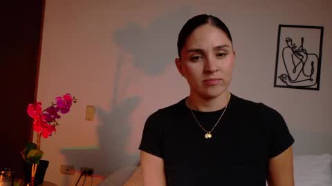 Snapshot of victorianova chatting on 05/18/26, 06:03 VictoriaNova online show from 05/18/26, 06:03