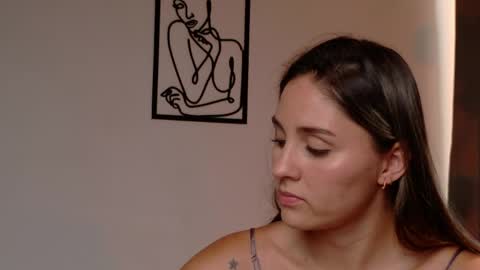 Snapshot of victorianova chatting on 05/20/26, 07:31 VictoriaNova online show from 05/20/26, 07:31
