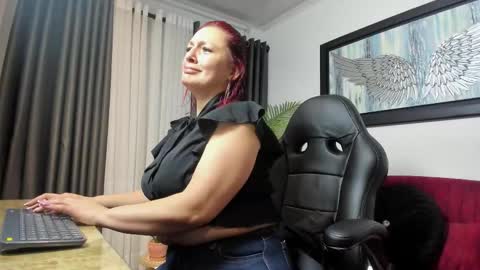 Snapshot of victoriapaker chatting on 03/28/26, 11:32 victoriapaker online show from 03/28/26, 11:32