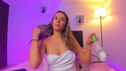 Snapshot of victoriia_rose_ chatting on 03/29/26, 03:50 victoriia_rose_ online show from 03/29/26, 03:50