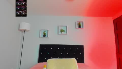 Snapshot of victoriia_rose_ chatting on 04/25/26, 01:25 victoriia_rose_ online show from 04/25/26, 01:25